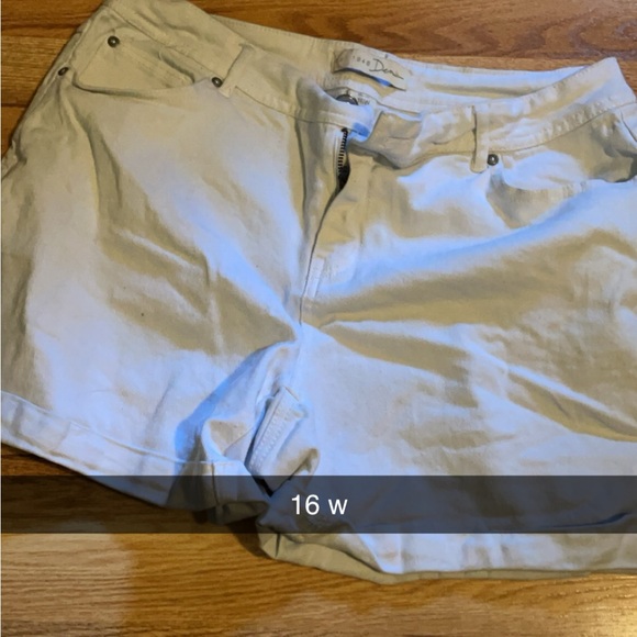 Lot of Women’s Shorts - Picture 4 of 10